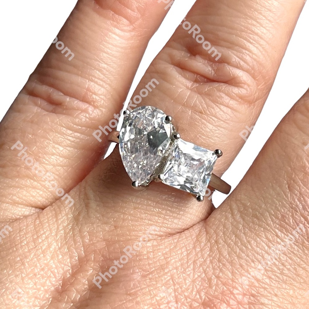 NWOT 925 Sterling Silver 2 ct cubic zirconia ring size 8